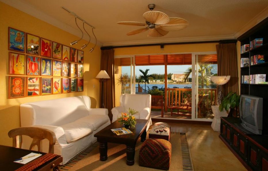 Pelican Bay Hotel