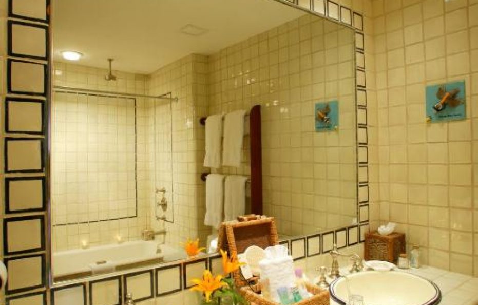 Pelican Bay Hotel