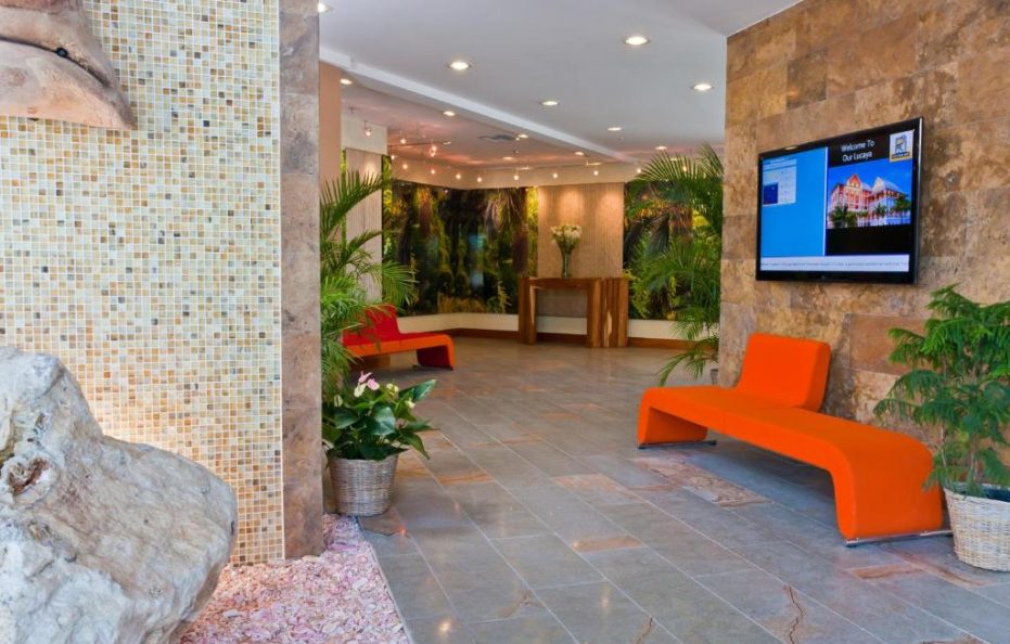 Pelican Bay Hotel
